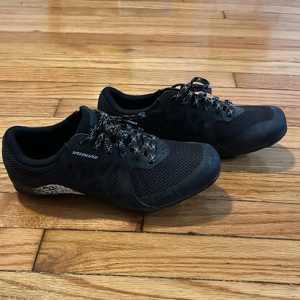 Specialized women mountainbiking shoes size 9